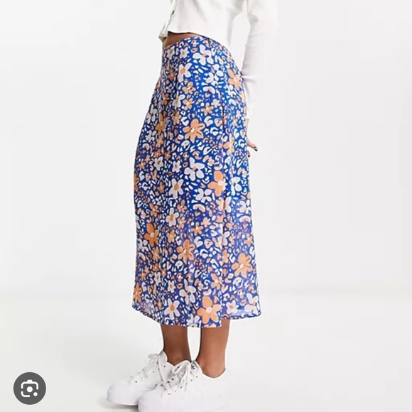 Wednesday’s Girl Floral Midi Skirt - Picture 3 of 9
